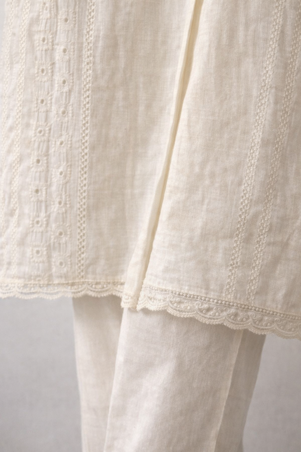 Noor-E-Ivory – Lucknowi Chikankari Suit Set