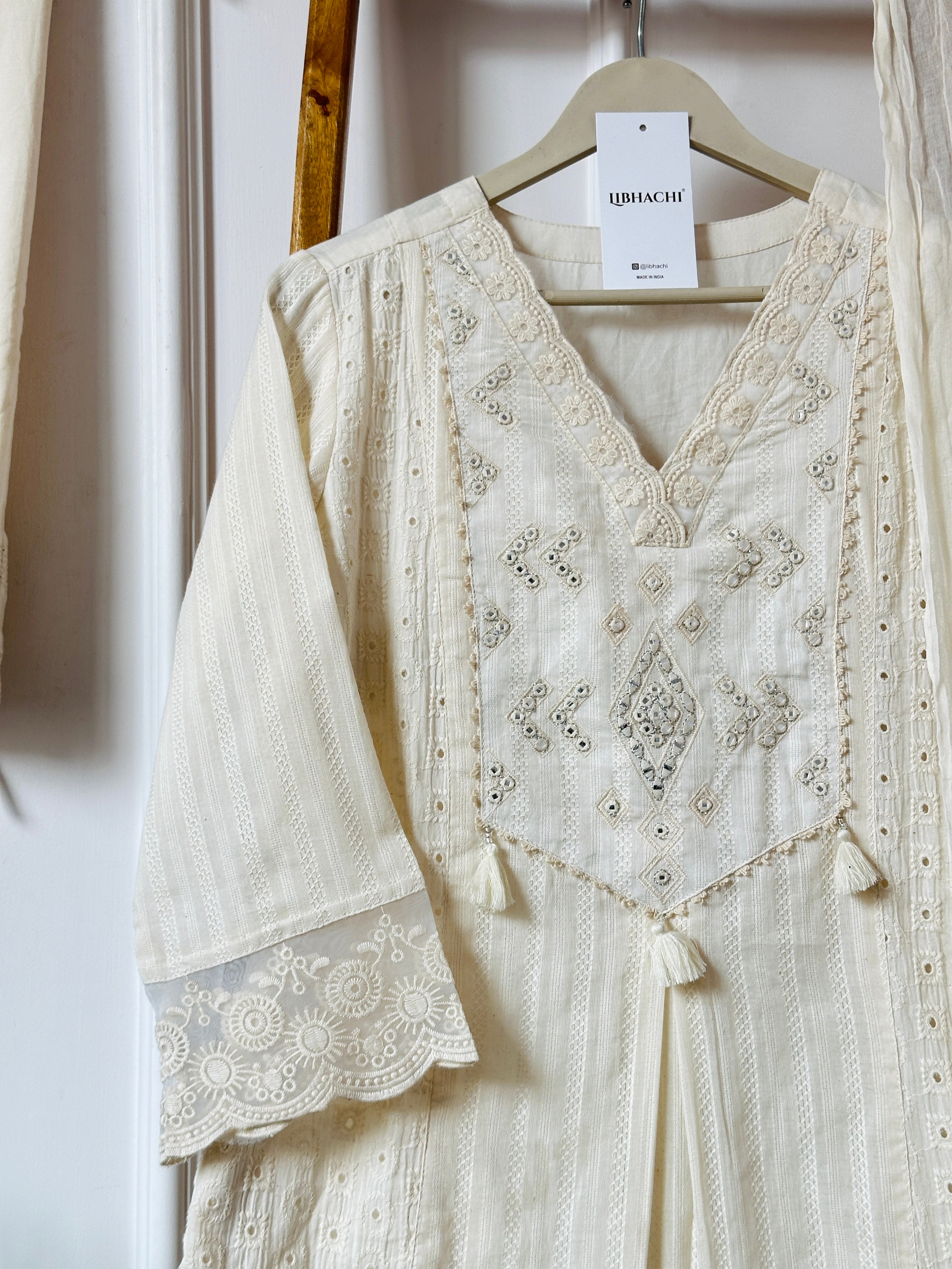 Noor-E-Ivory – Lucknowi Chikankari Suit Set