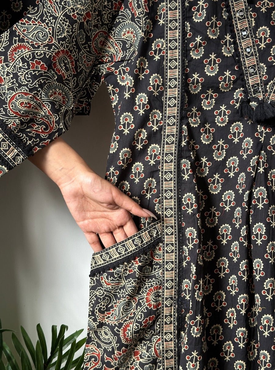 Phoolwari pocket suit set
