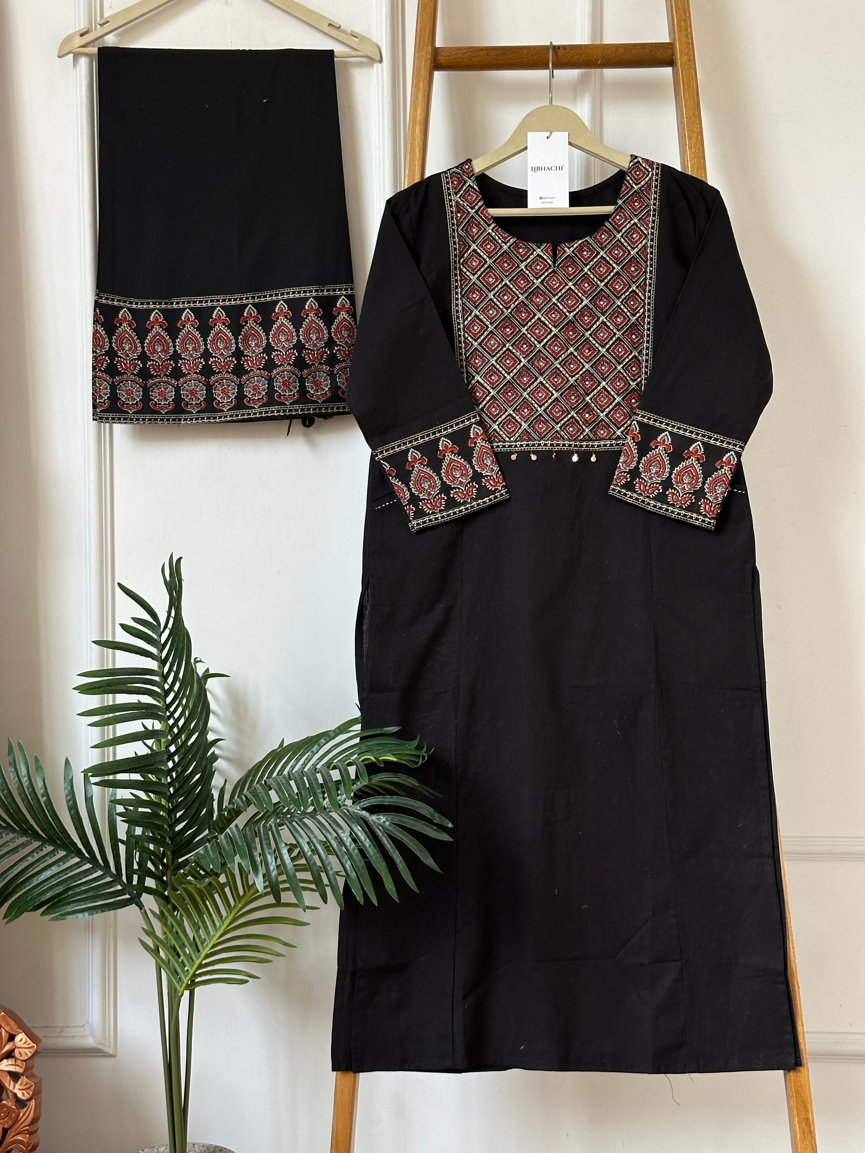 Kaali Katha AJRAKH kurta Set