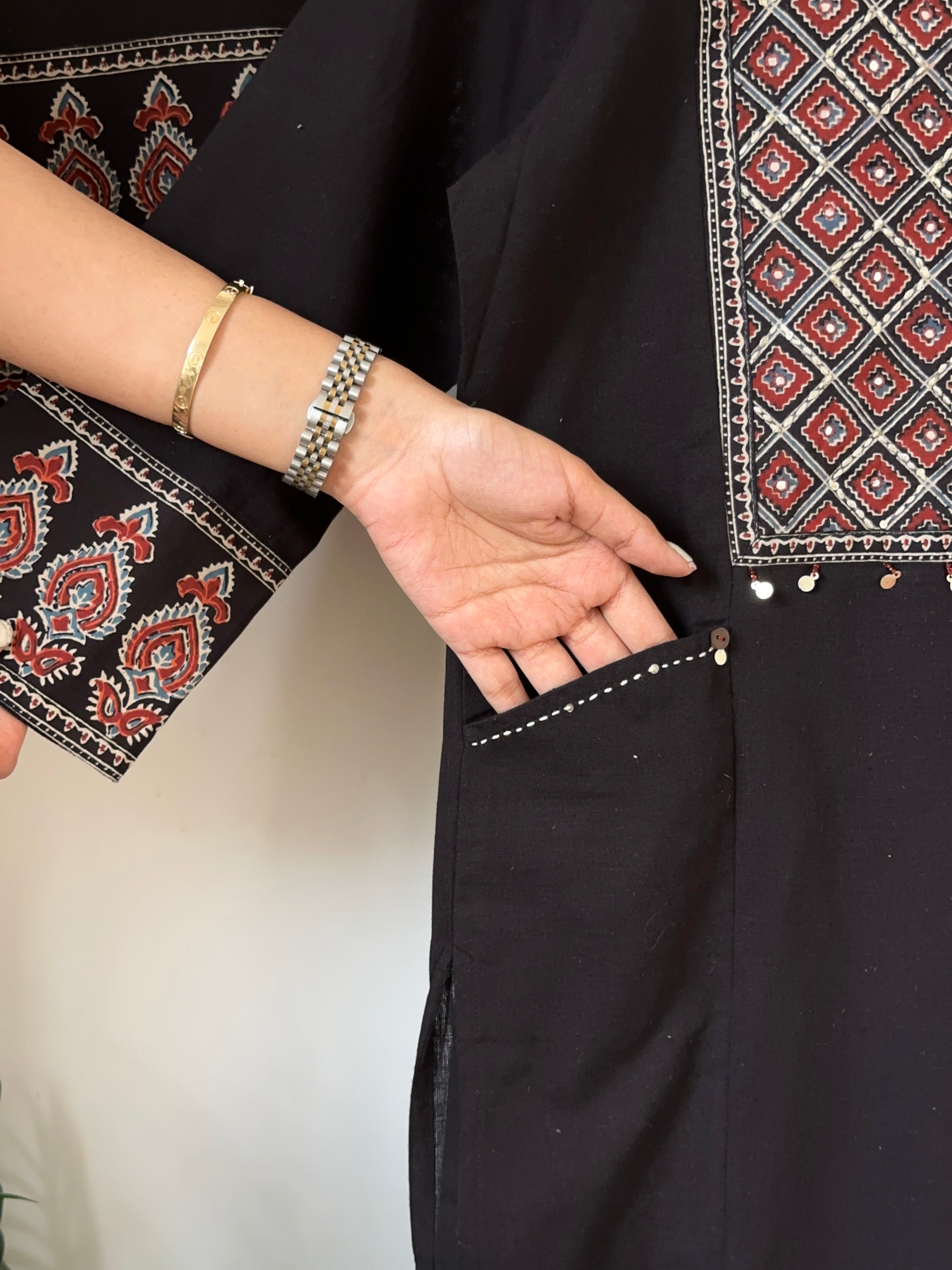 Kaali Katha AJRAKH kurta Set