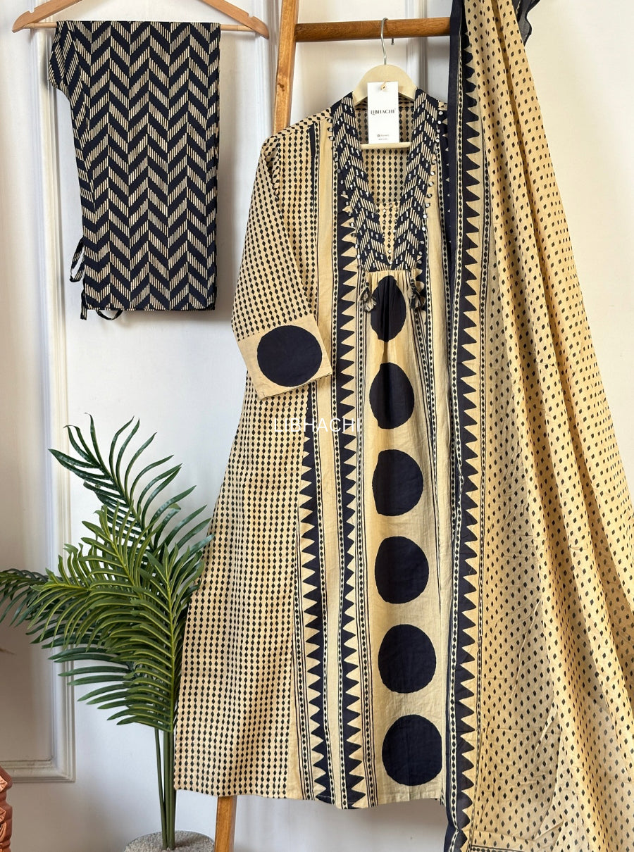 Raya Ajrakh Side-Cut Suit Set