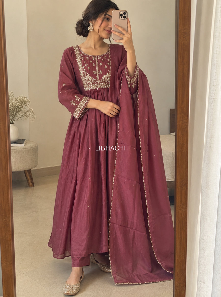 Rajvi Zarika — The Dabka • Zardozi • Zari Edit