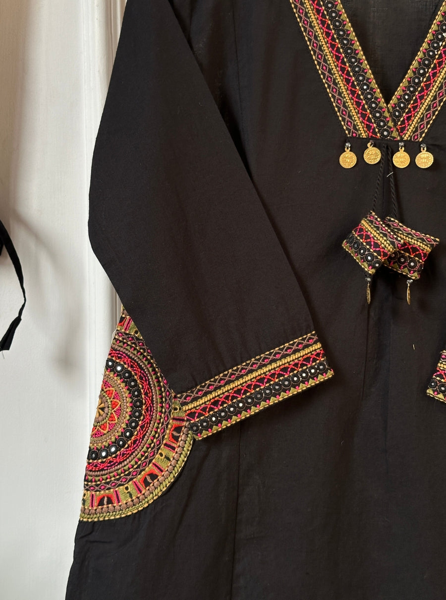Pocket Art Embroidered Kurta Set