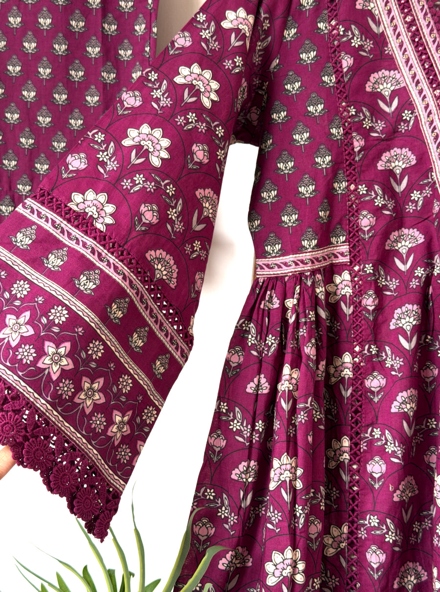 Kadambari Lace Bloom