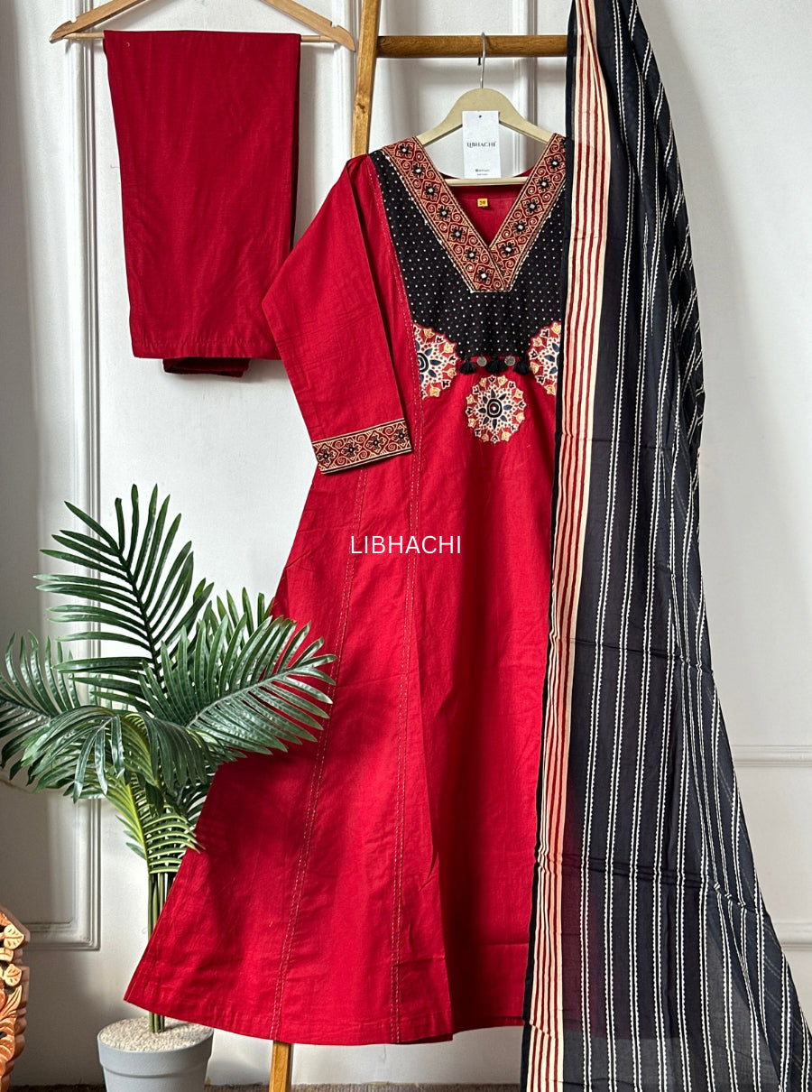 Regal Loom Cotton Suit Set