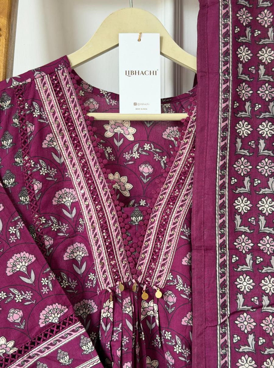 Kadambari Lace Bloom