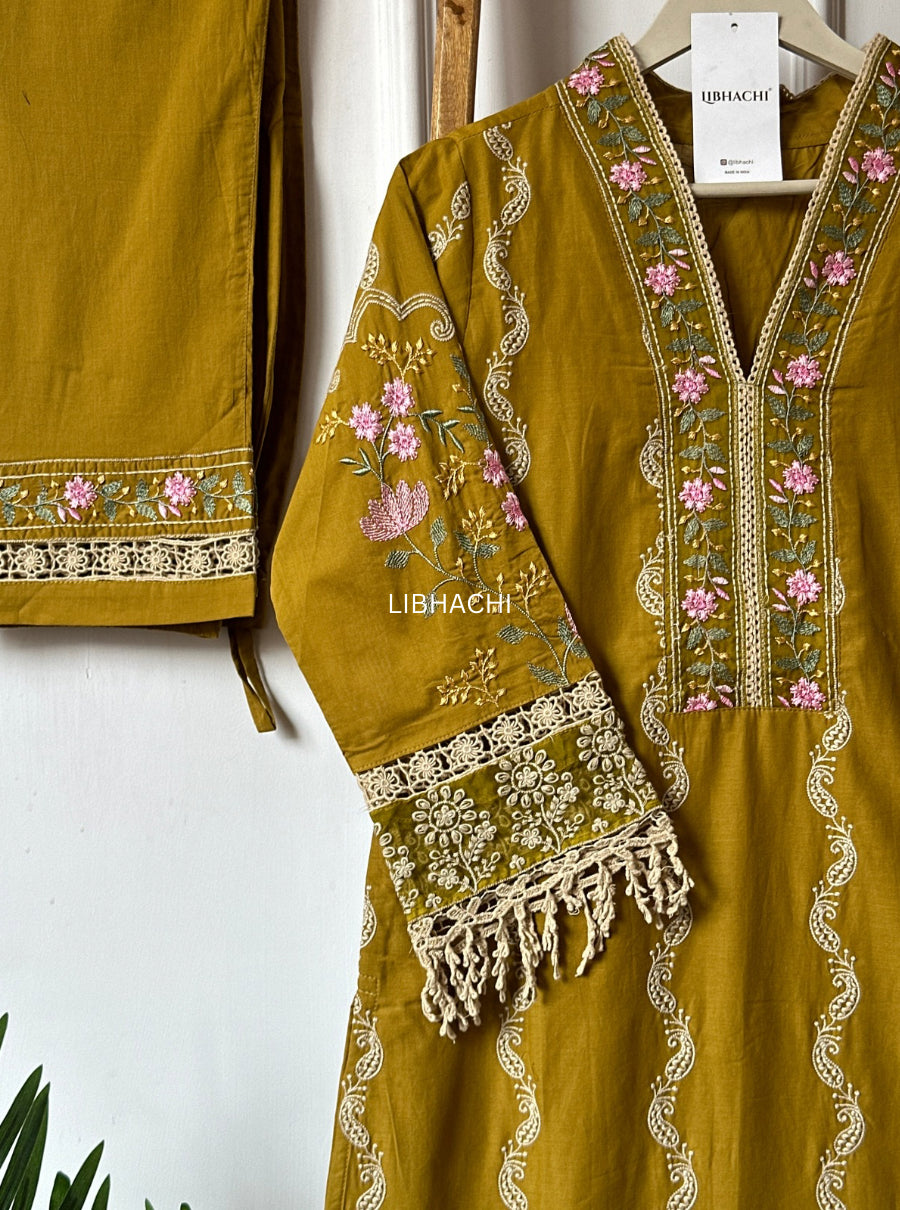 Mehrzadi Luxe Embroidered Pakistani Suit Set