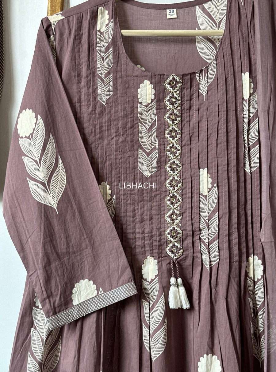 Vrinda Leaf Cotton Suit Set