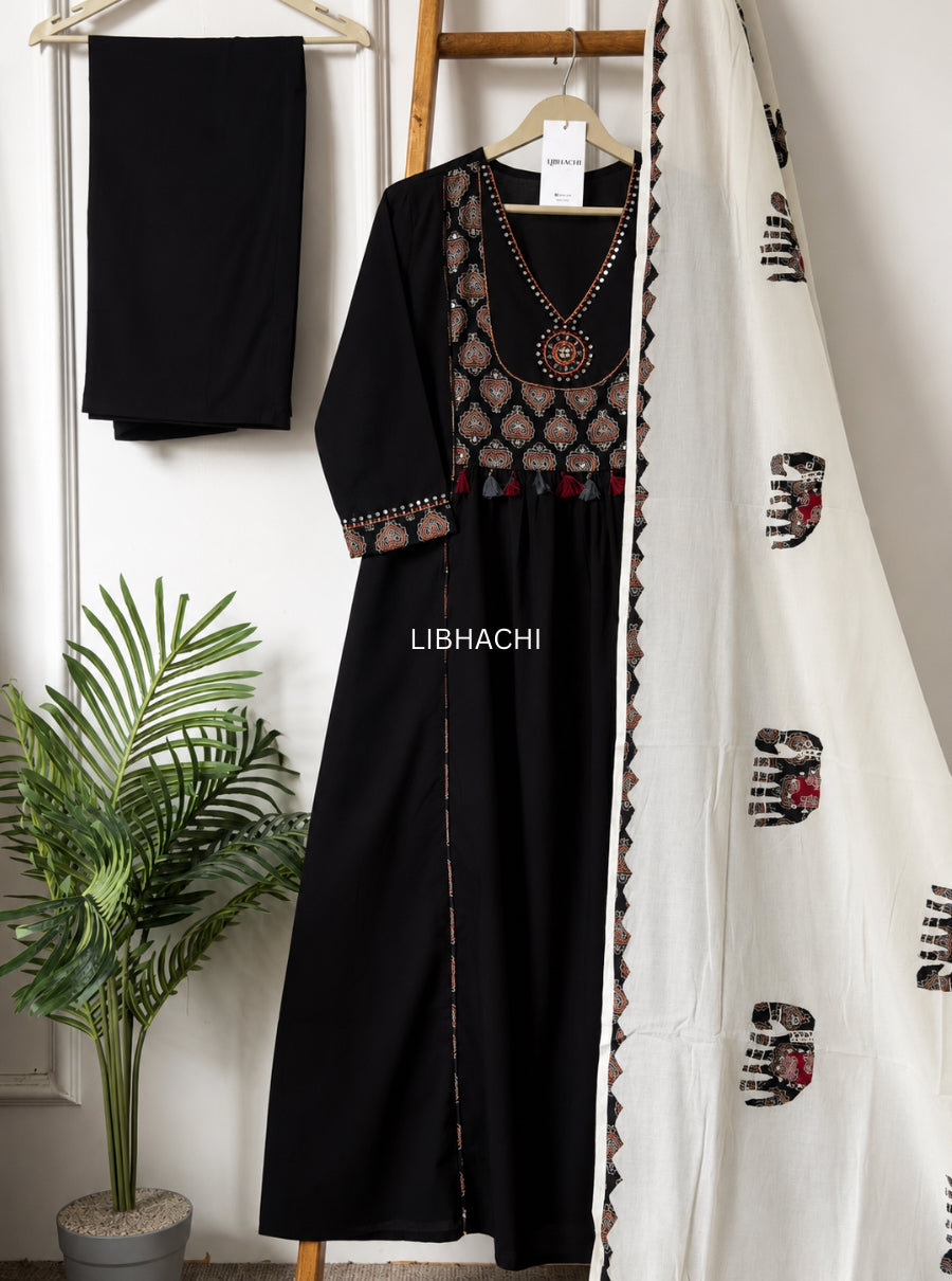 Gajraaj × Ajrakh