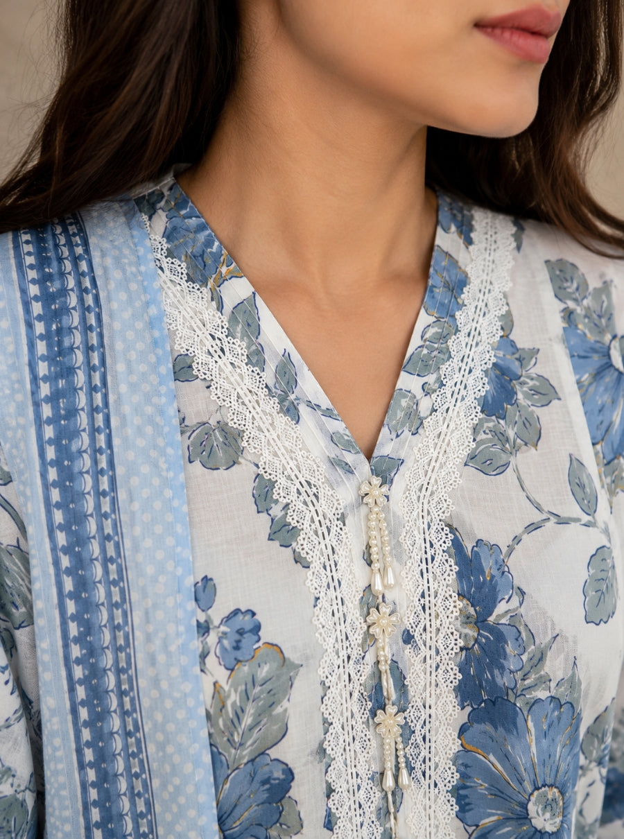 Blush & Breeze – Lace-Embellished Farshi Salwar Suit Set