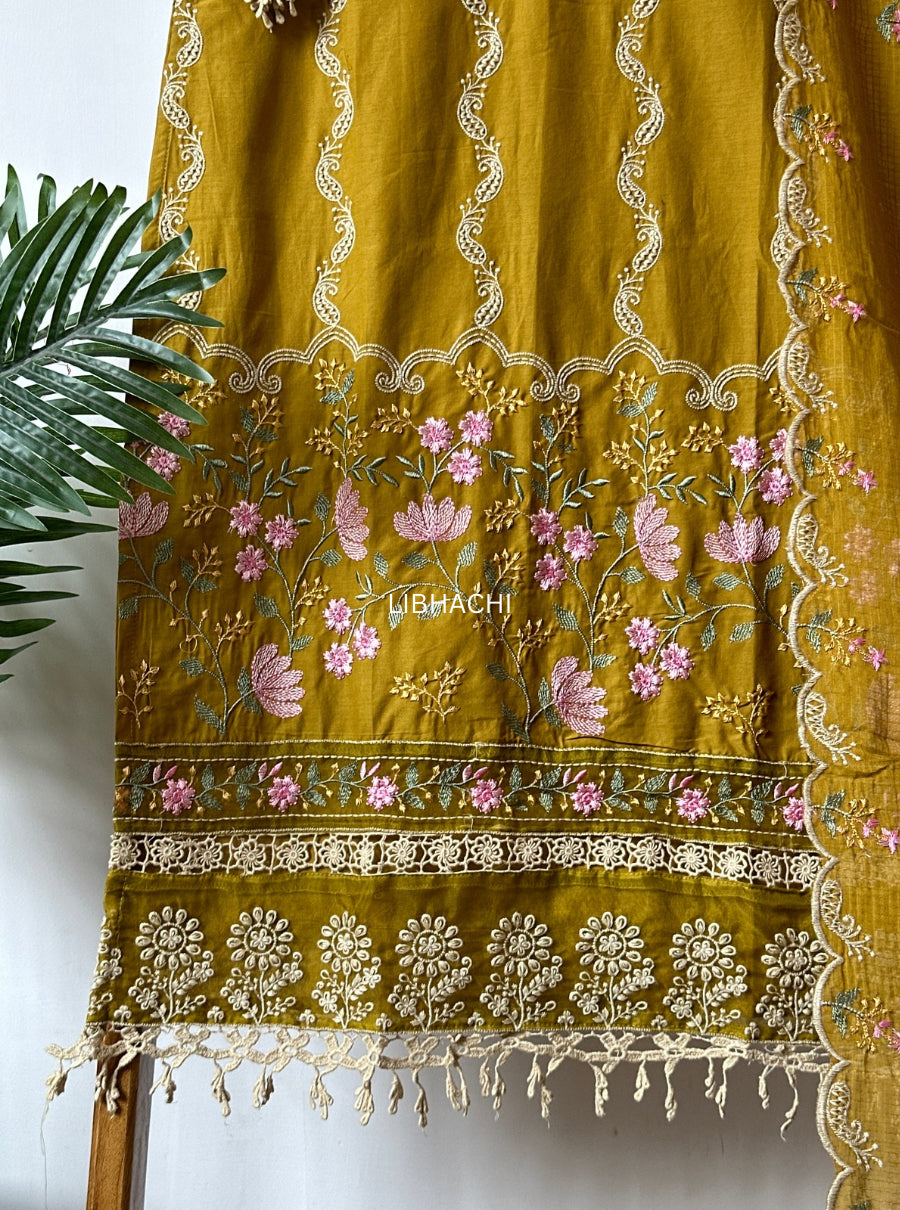 Mehrzadi Luxe Embroidered Pakistani Suit Set