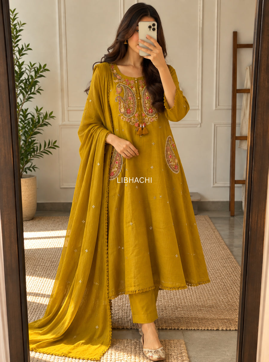 AARADHYA — The Festive Paisley Mul Cotton Suit Set
