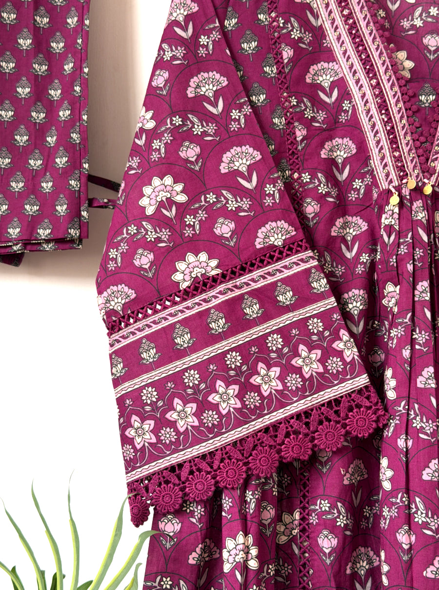 Kadambari Lace Bloom