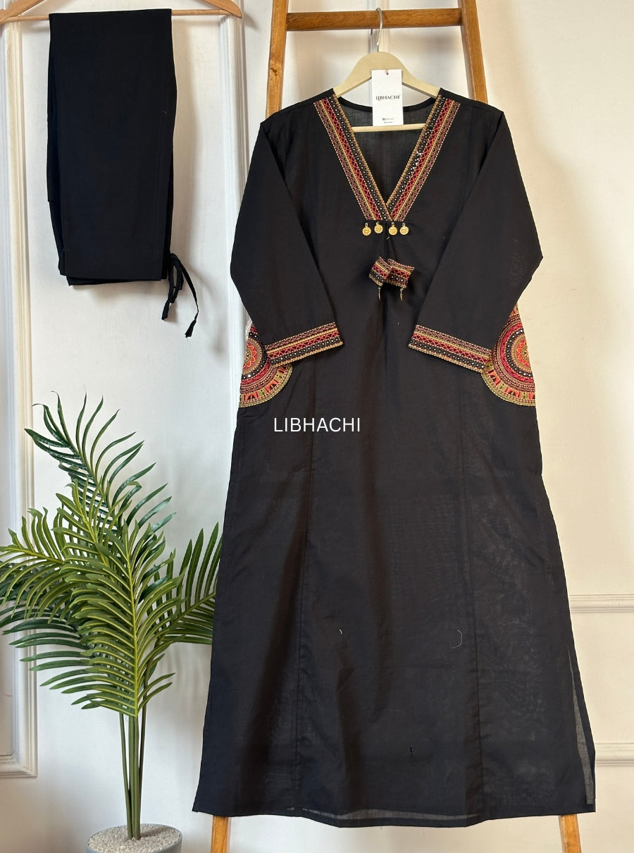 Pocket Art Embroidered Kurta Set