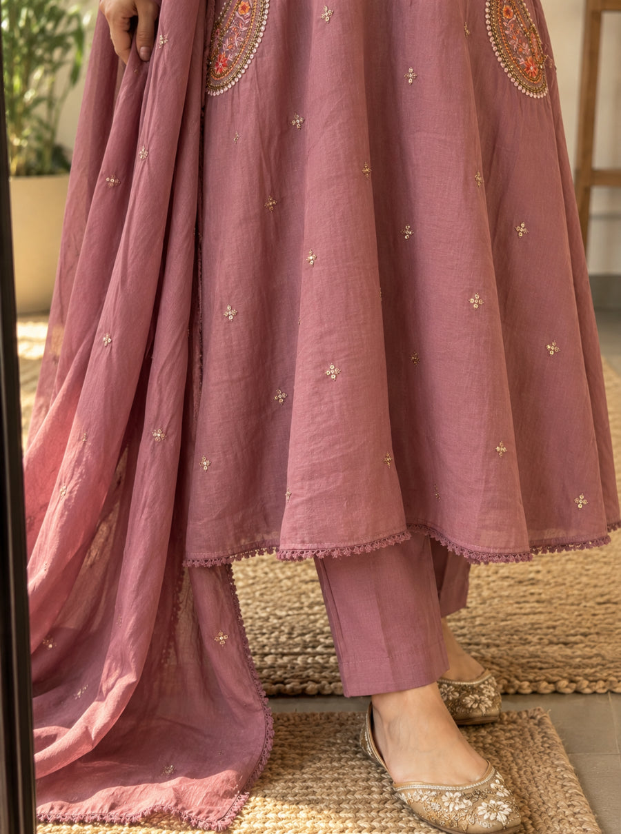 AARADHYA — The Festive Paisley Mul Cotton Suit Set