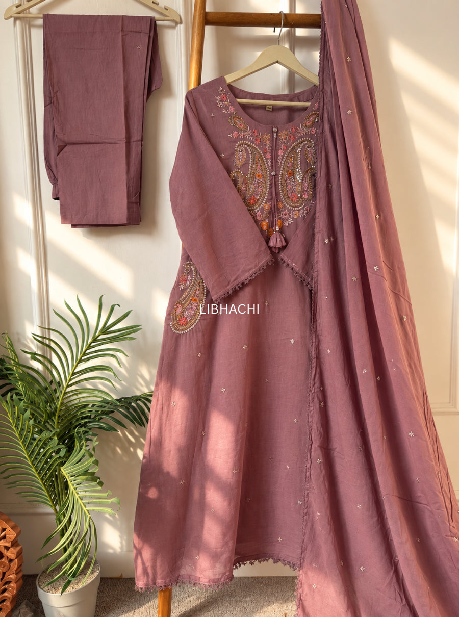 AARADHYA — The Festive Paisley Mul Cotton Suit Set