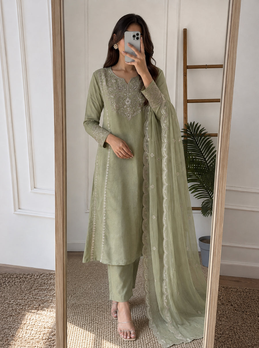 Nooré Pitta Zardozi Suit Set