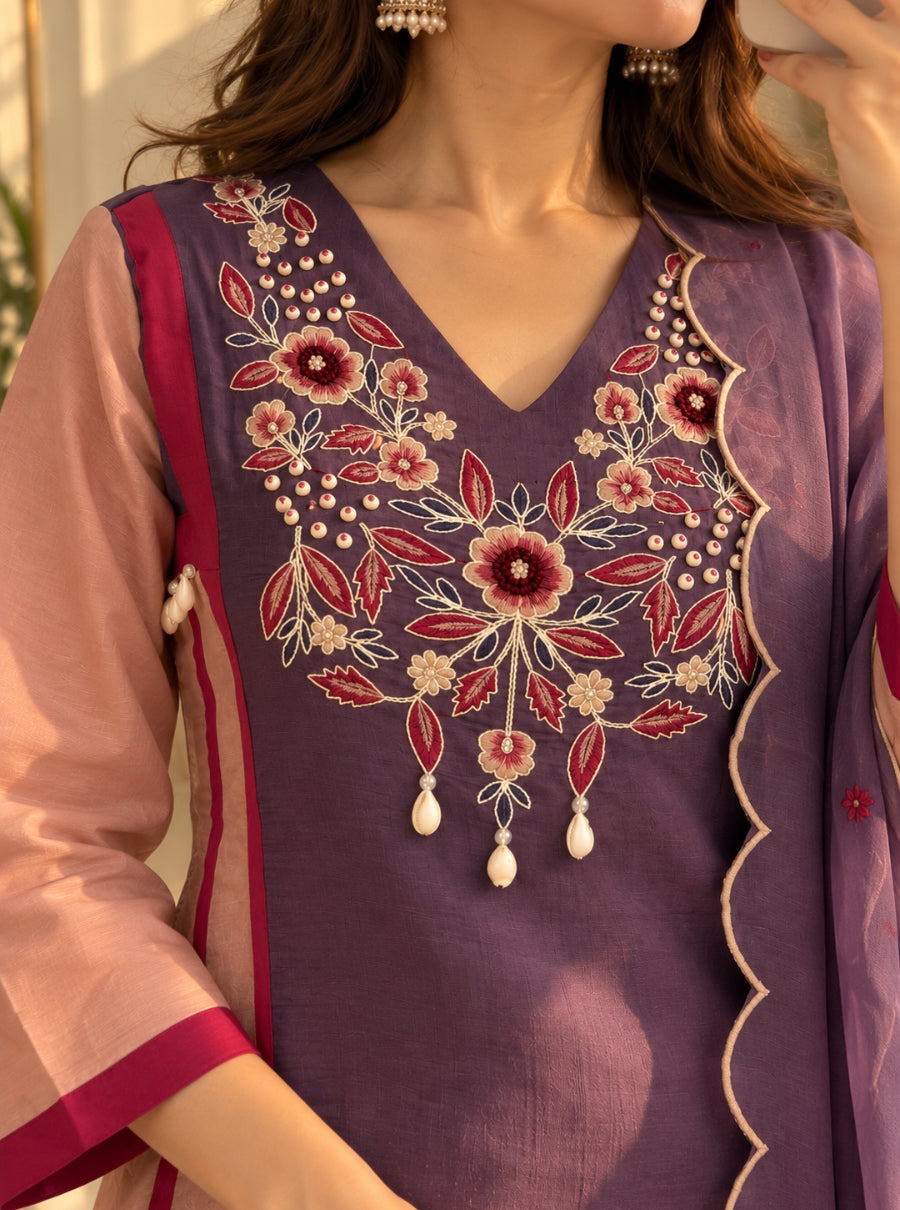 Gulabi Shaam – The Mulchanderi Suit Set