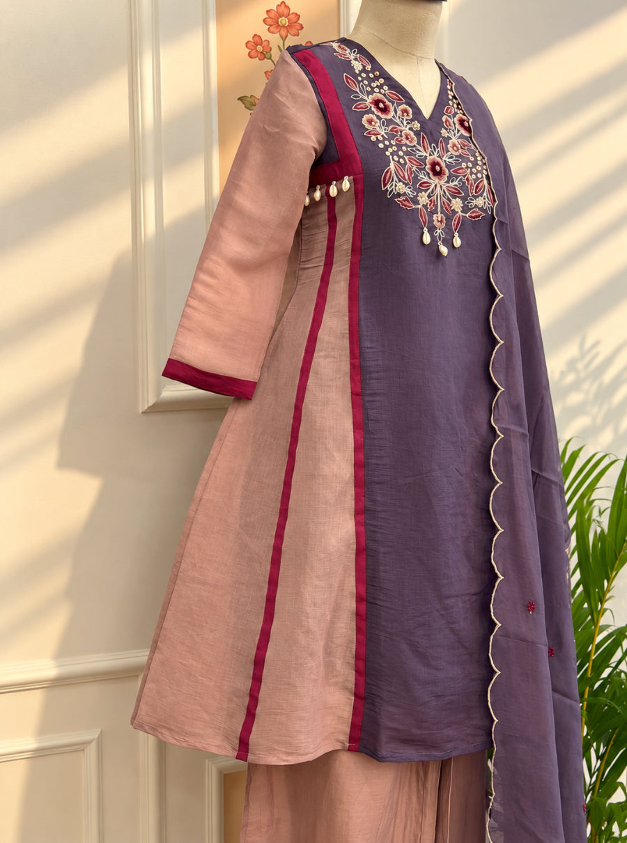 Gulabi Shaam – The Mulchanderi Suit Set
