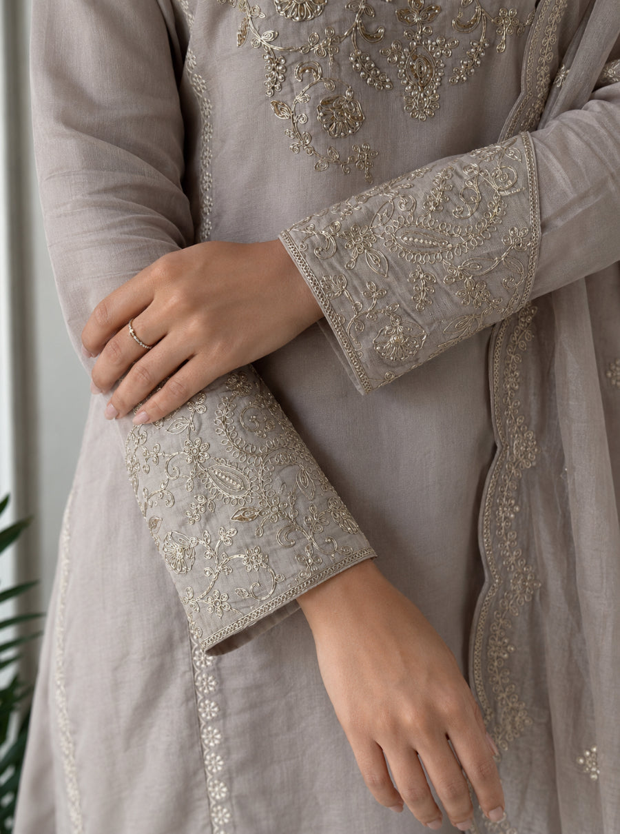 Nooré Pitta Zardozi Suit Set